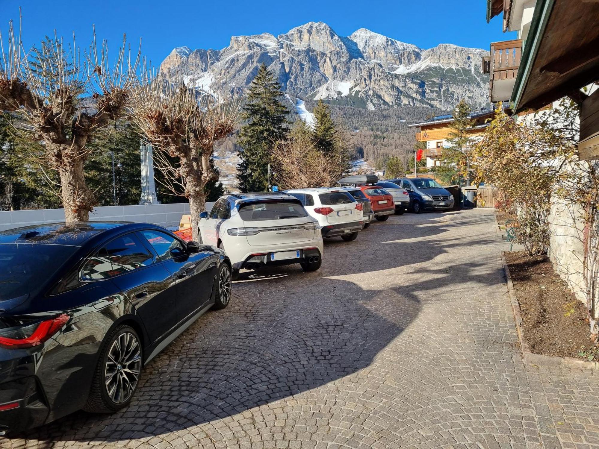 Hotel Oasi Κορτίνα Ντ' Αμπέτσο Εξωτερικό φωτογραφία