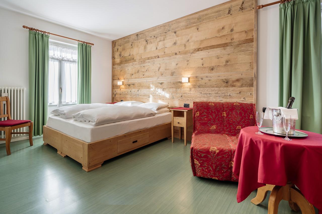 Hotel Oasi Κορτίνα Ντ' Αμπέτσο Εξωτερικό φωτογραφία