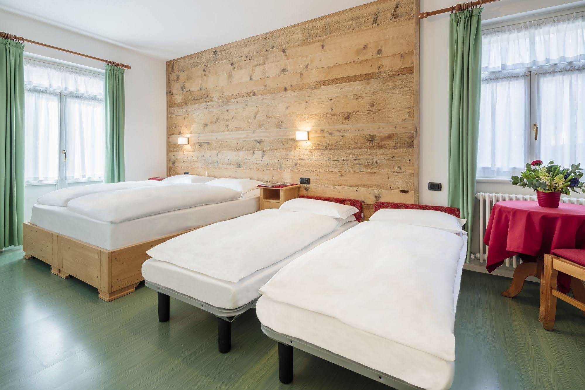 Hotel Oasi Κορτίνα Ντ' Αμπέτσο Εξωτερικό φωτογραφία