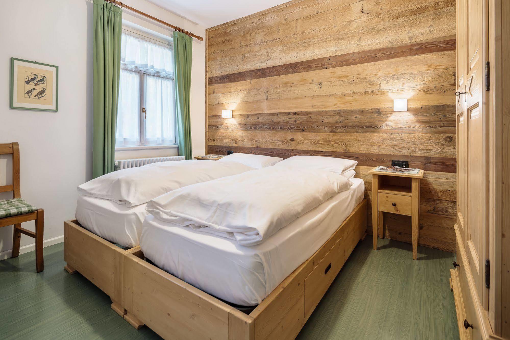 Hotel Oasi Κορτίνα Ντ' Αμπέτσο Εξωτερικό φωτογραφία
